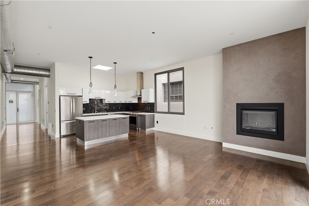 433 Pine 408