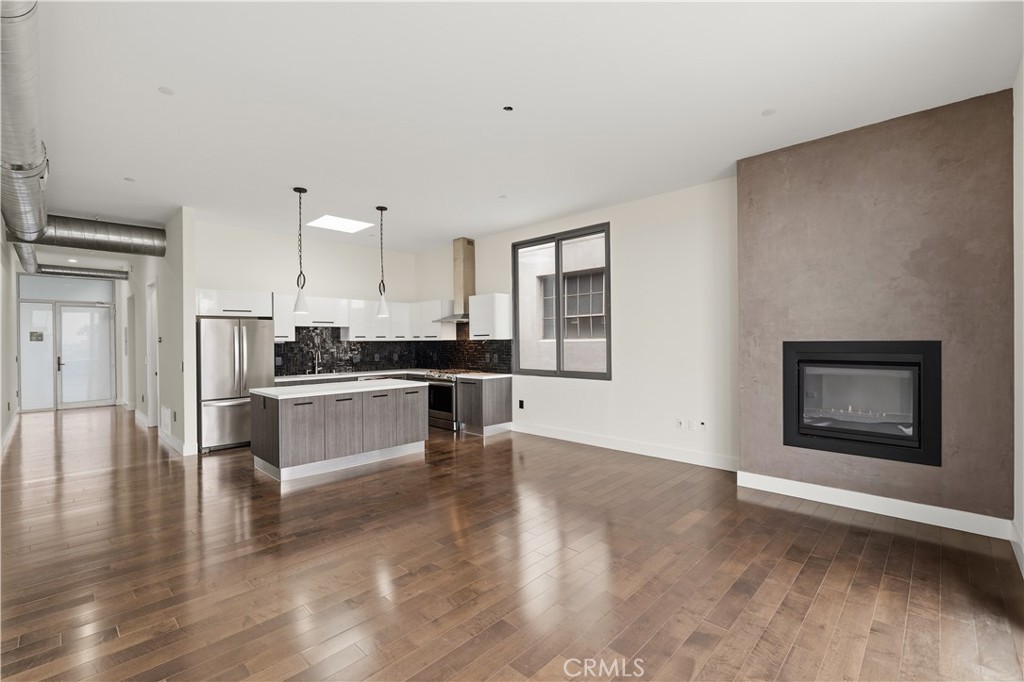 433 Pine 408