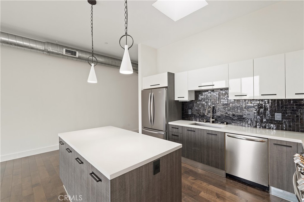 433 Pine 408