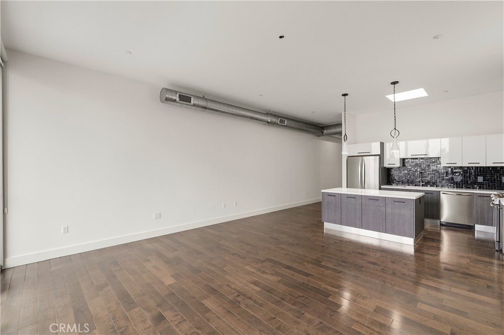 433 Pine 408