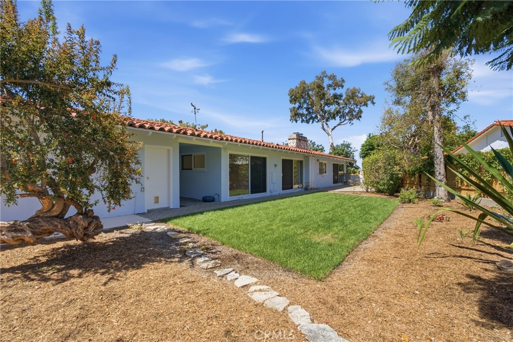 2548 Via Carrillo