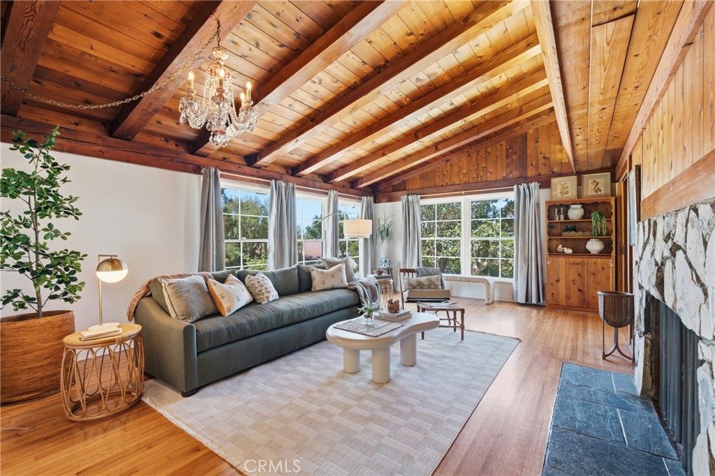 2548 Via Carrillo