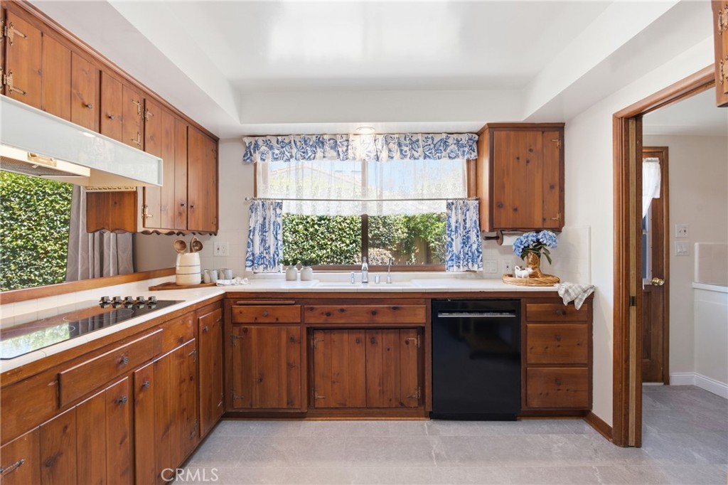 2548 Via Carrillo