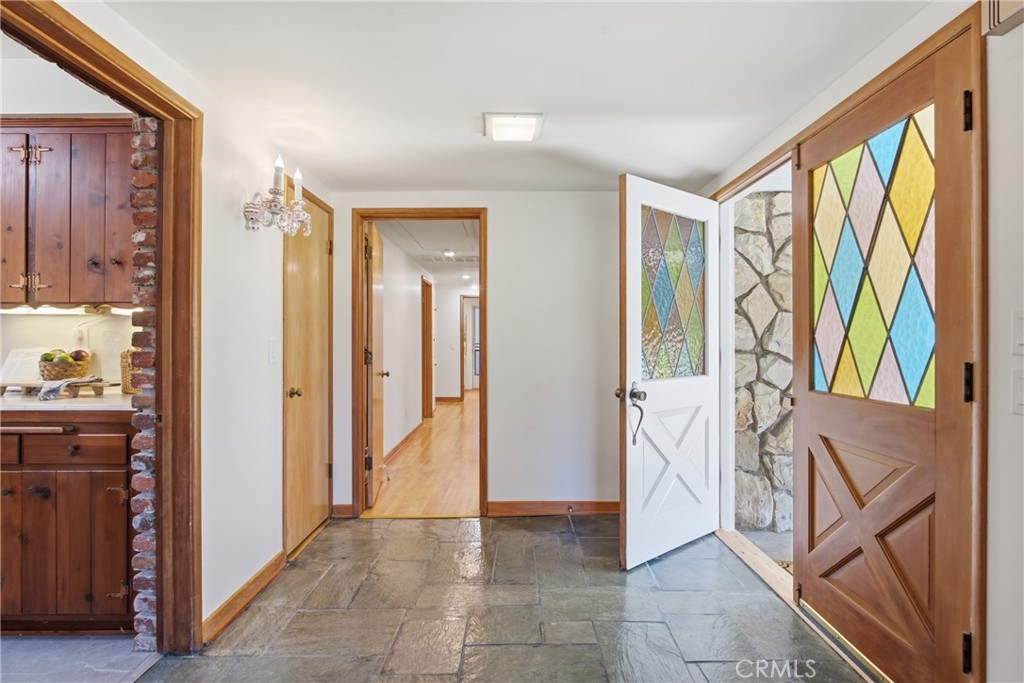 2548 Via Carrillo