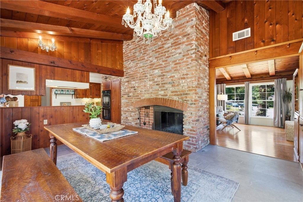 2548 Via Carrillo