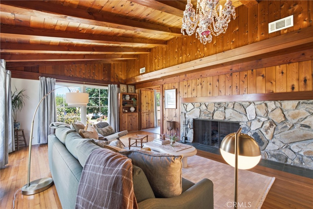 2548 Via Carrillo