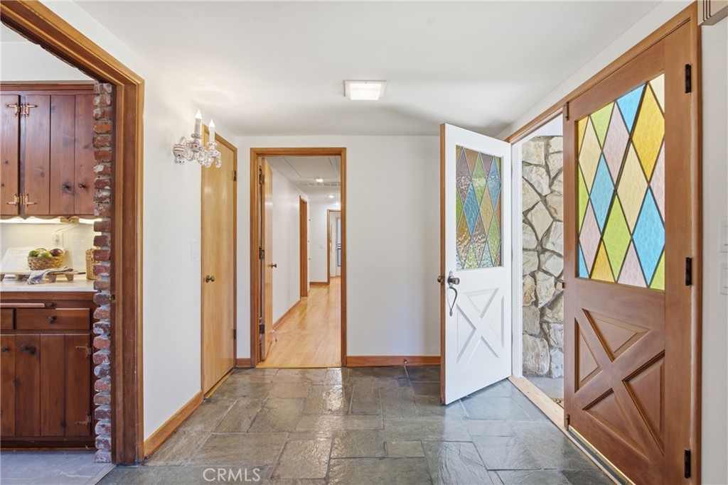 2548 Via Carrillo