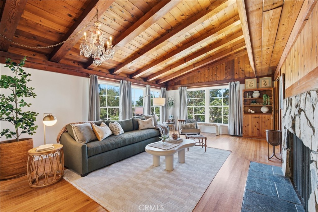 2548 Via Carrillo