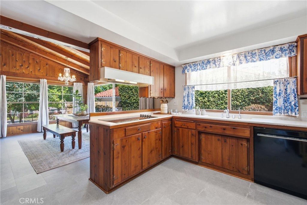 2548 Via Carrillo