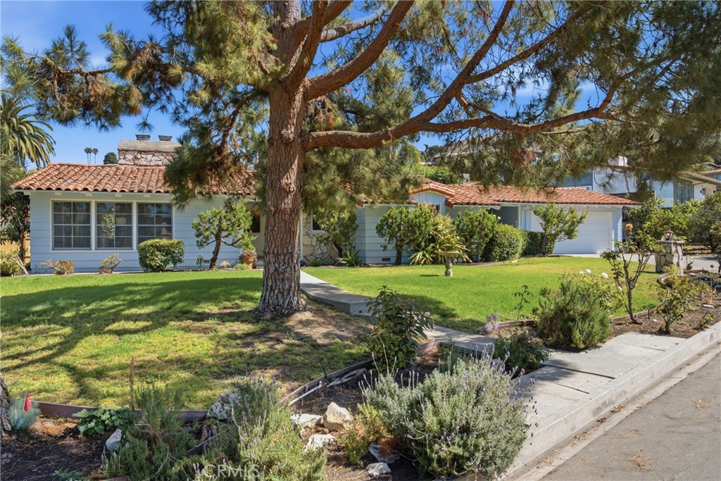 2548 Via Carrillo
