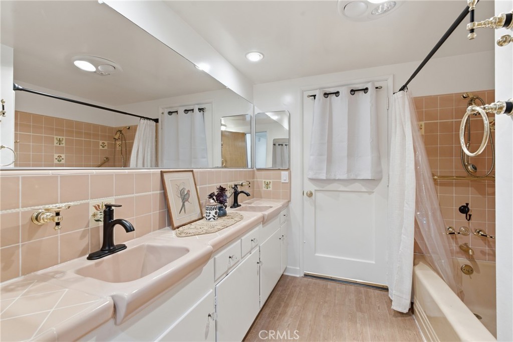 2548 Via Carrillo