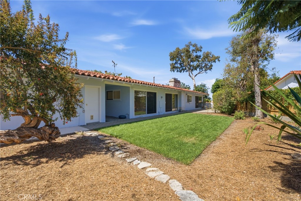 2548 Via Carrillo