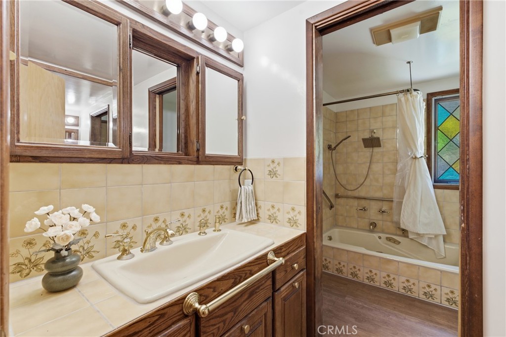 2548 Via Carrillo
