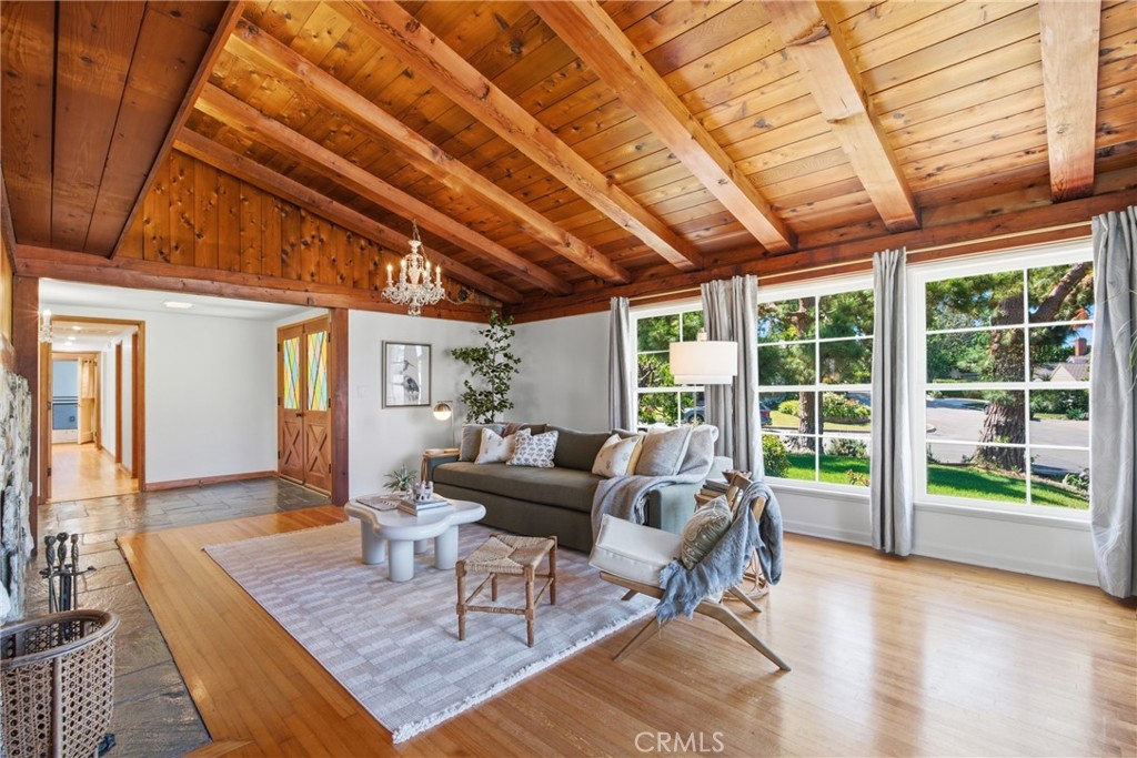 2548 Via Carrillo