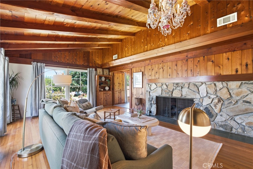 2548 Via Carrillo