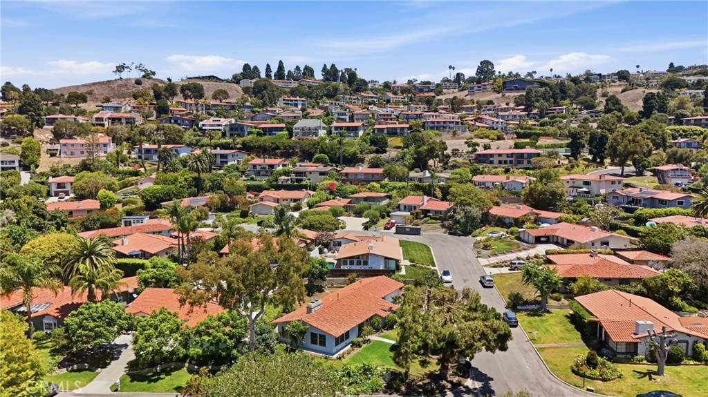 2548 Via Carrillo