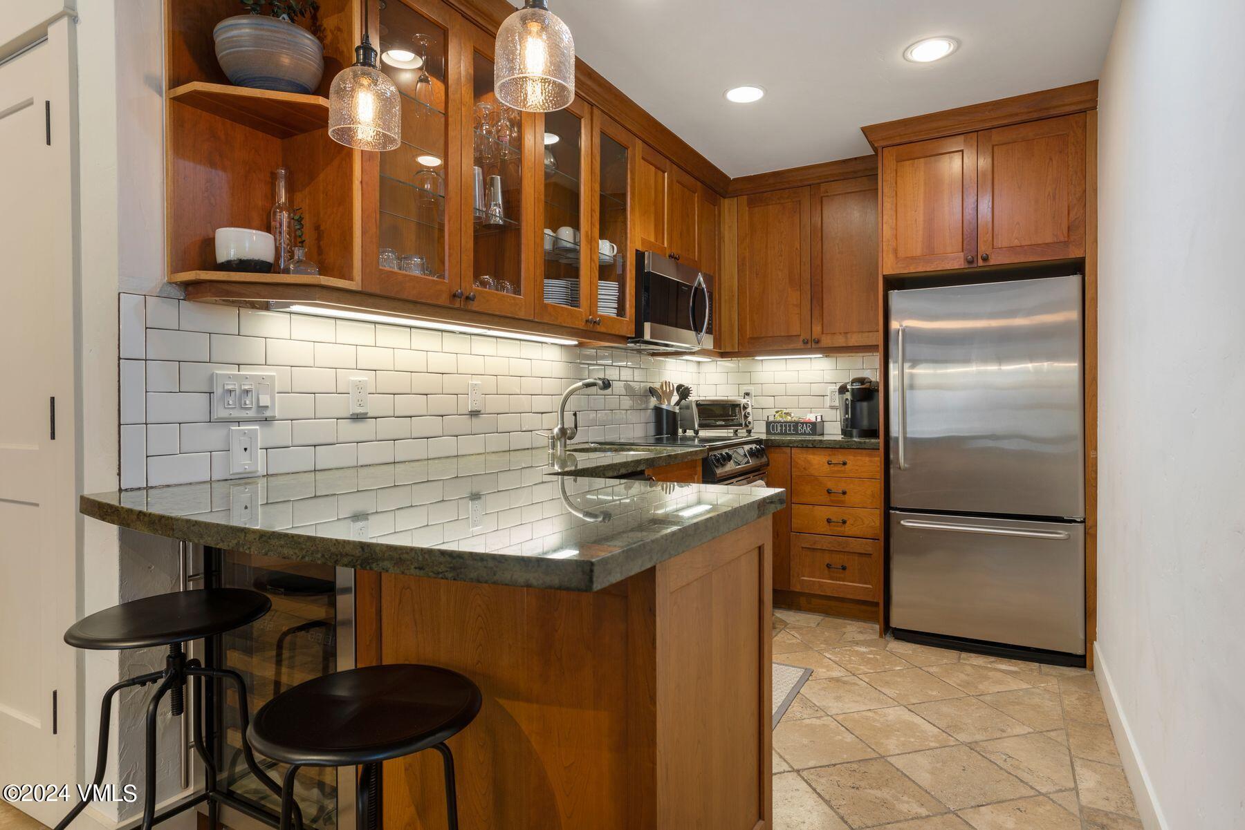 122 E Meadow Drive 4