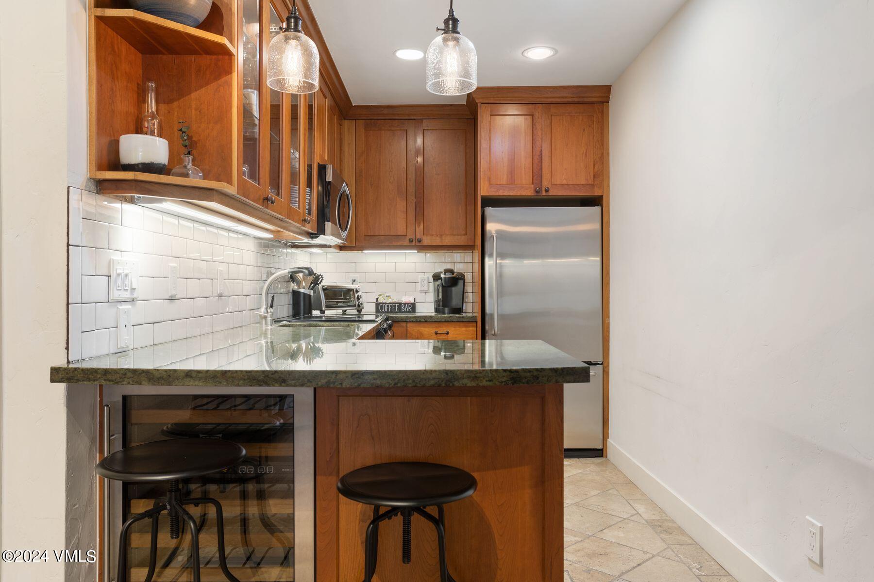 122 E Meadow Drive 4