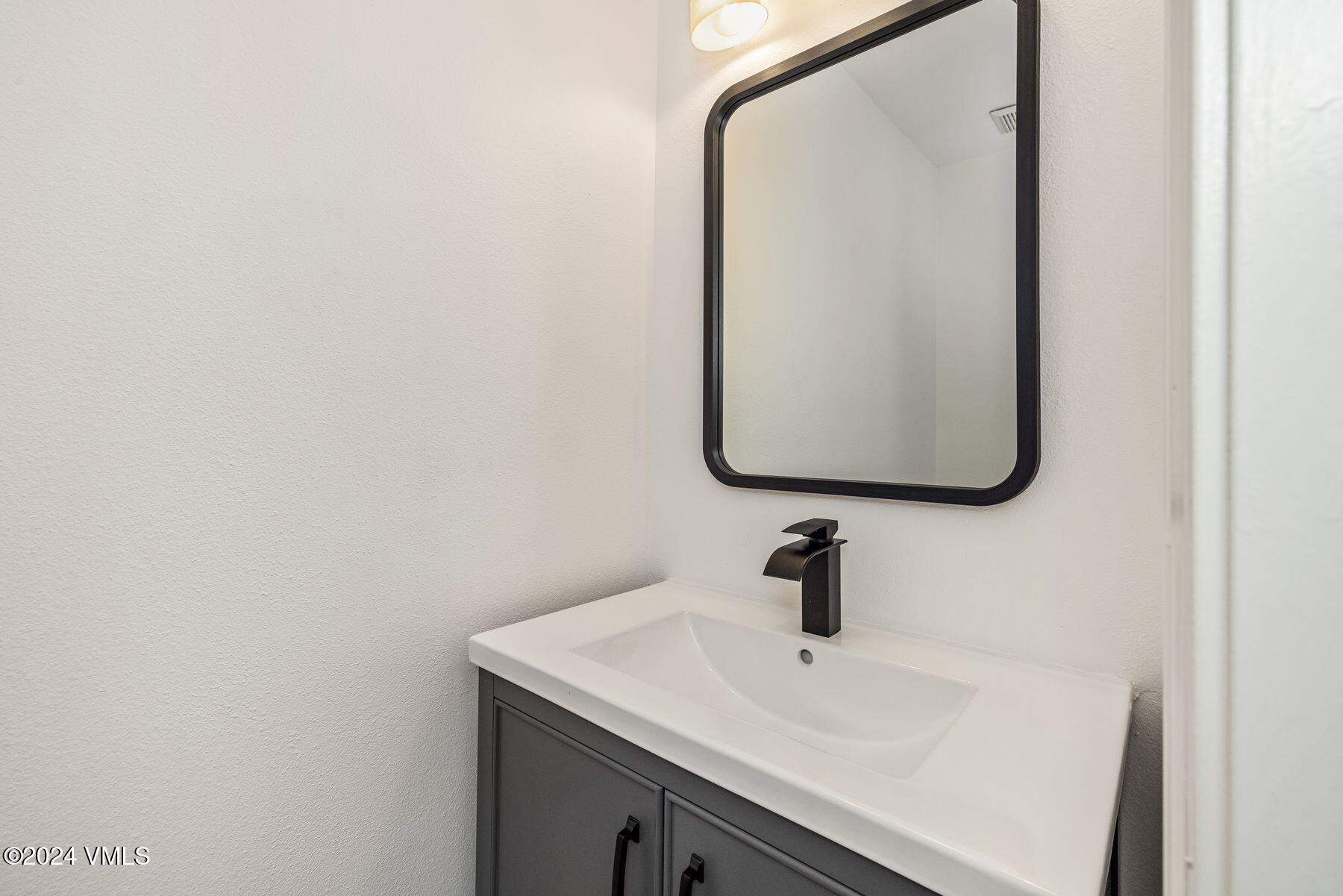 643 Deer Boulevard 5, Eagle-Vail Unit: 5