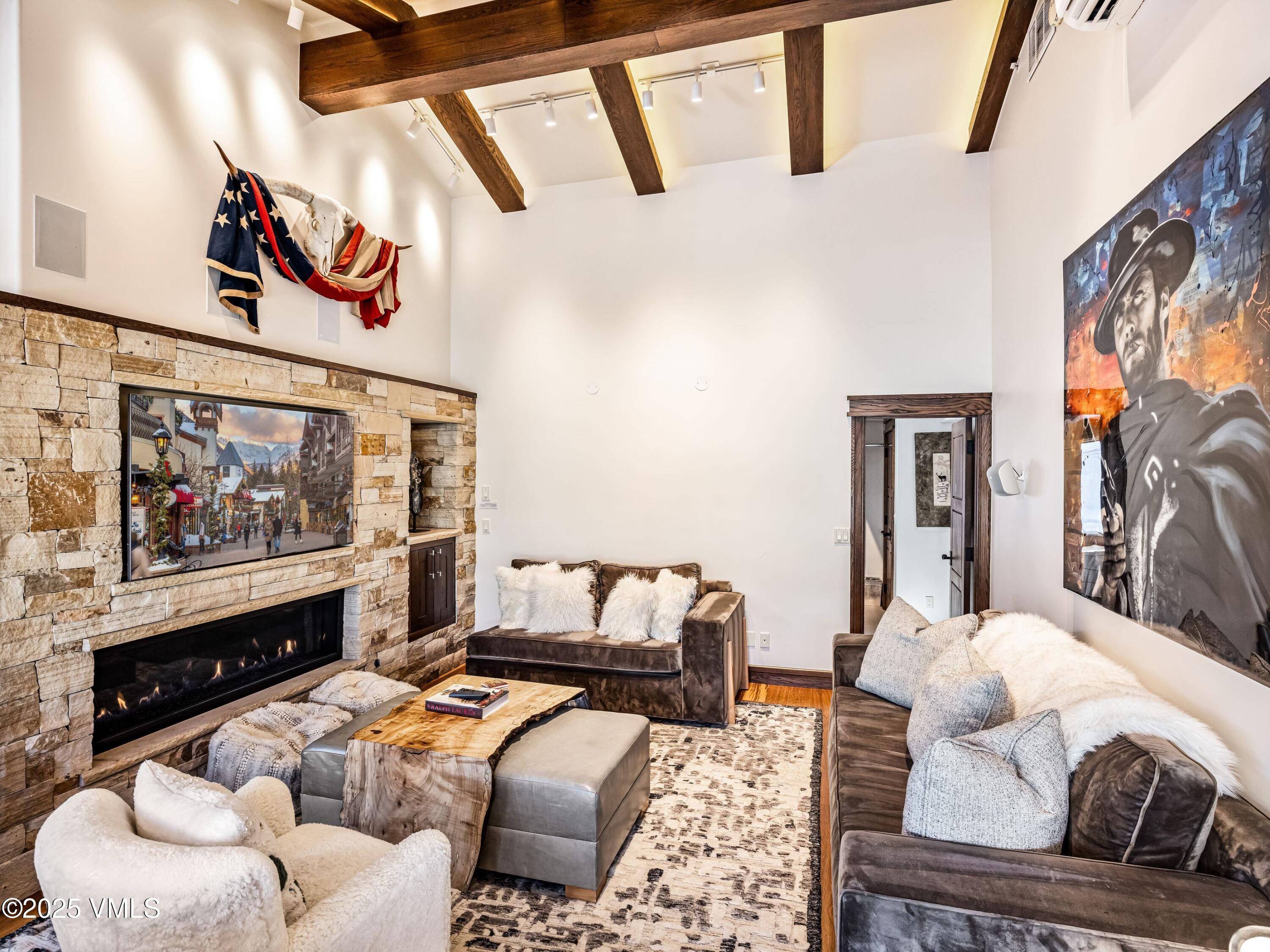 225 Wall Street 308
