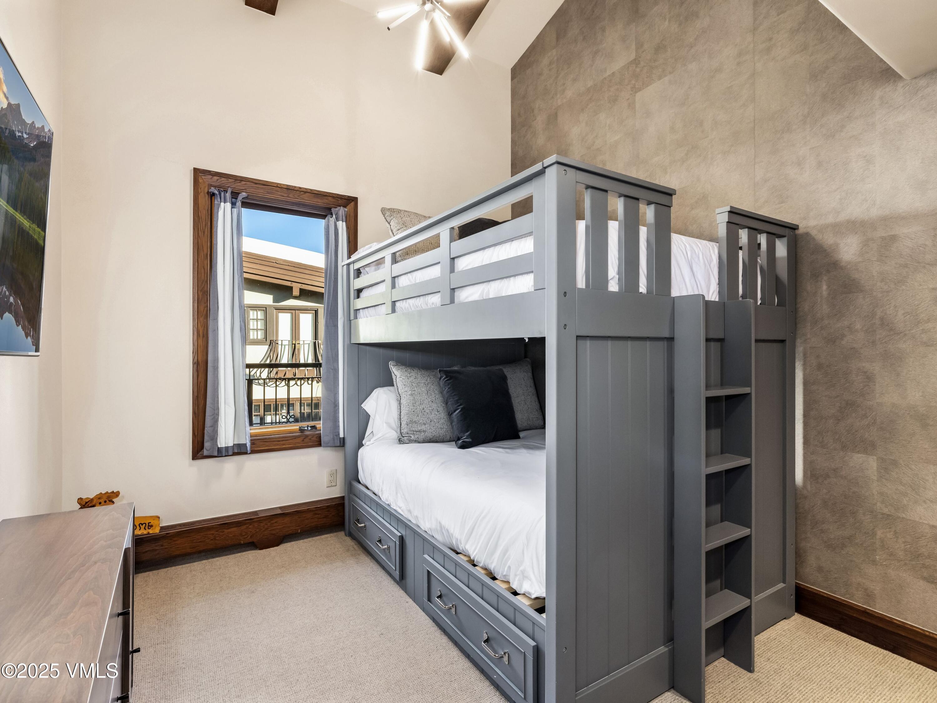 225 Wall Street 308