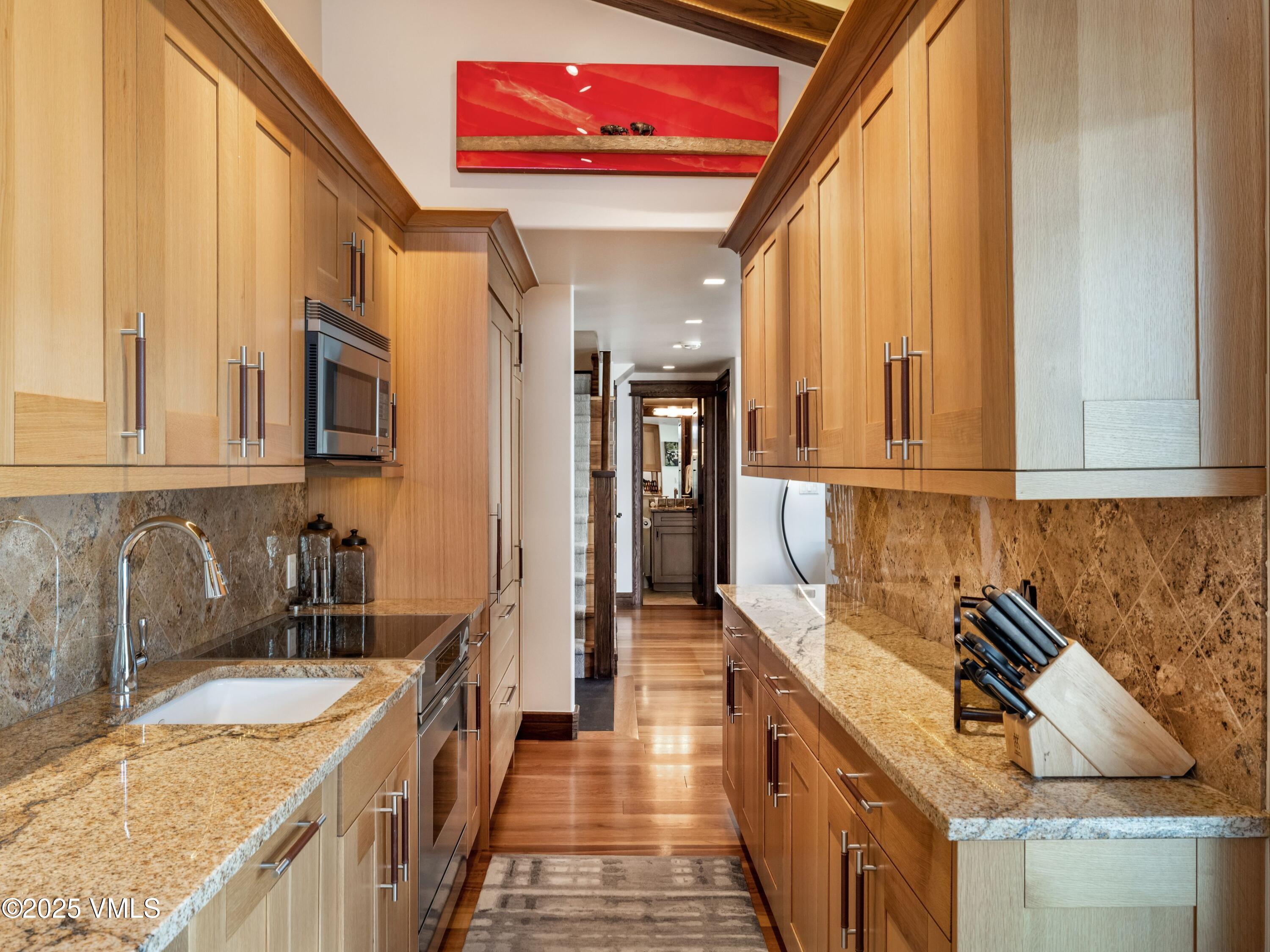 225 Wall Street 308