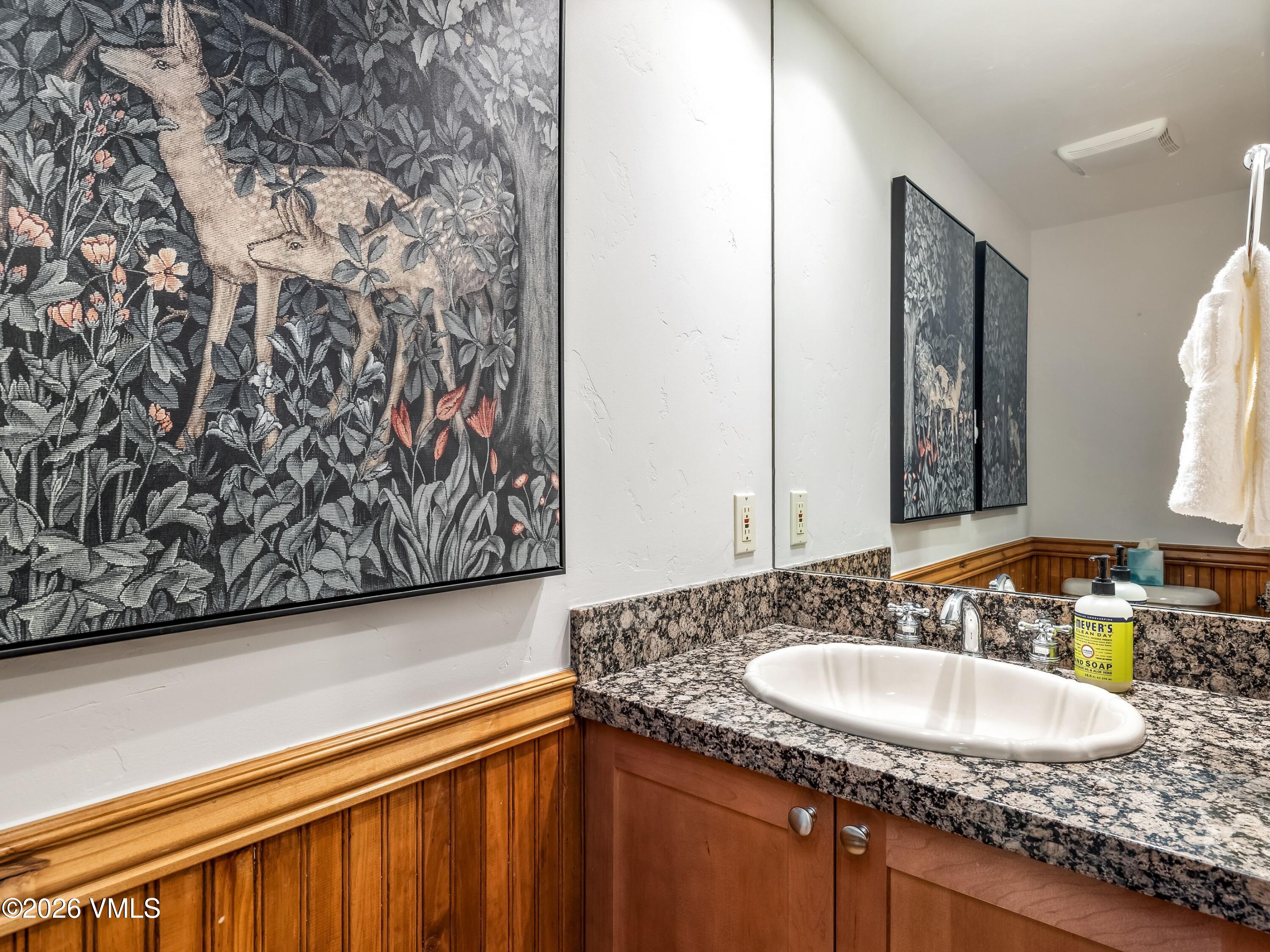 980 Vail View Unit: 205A