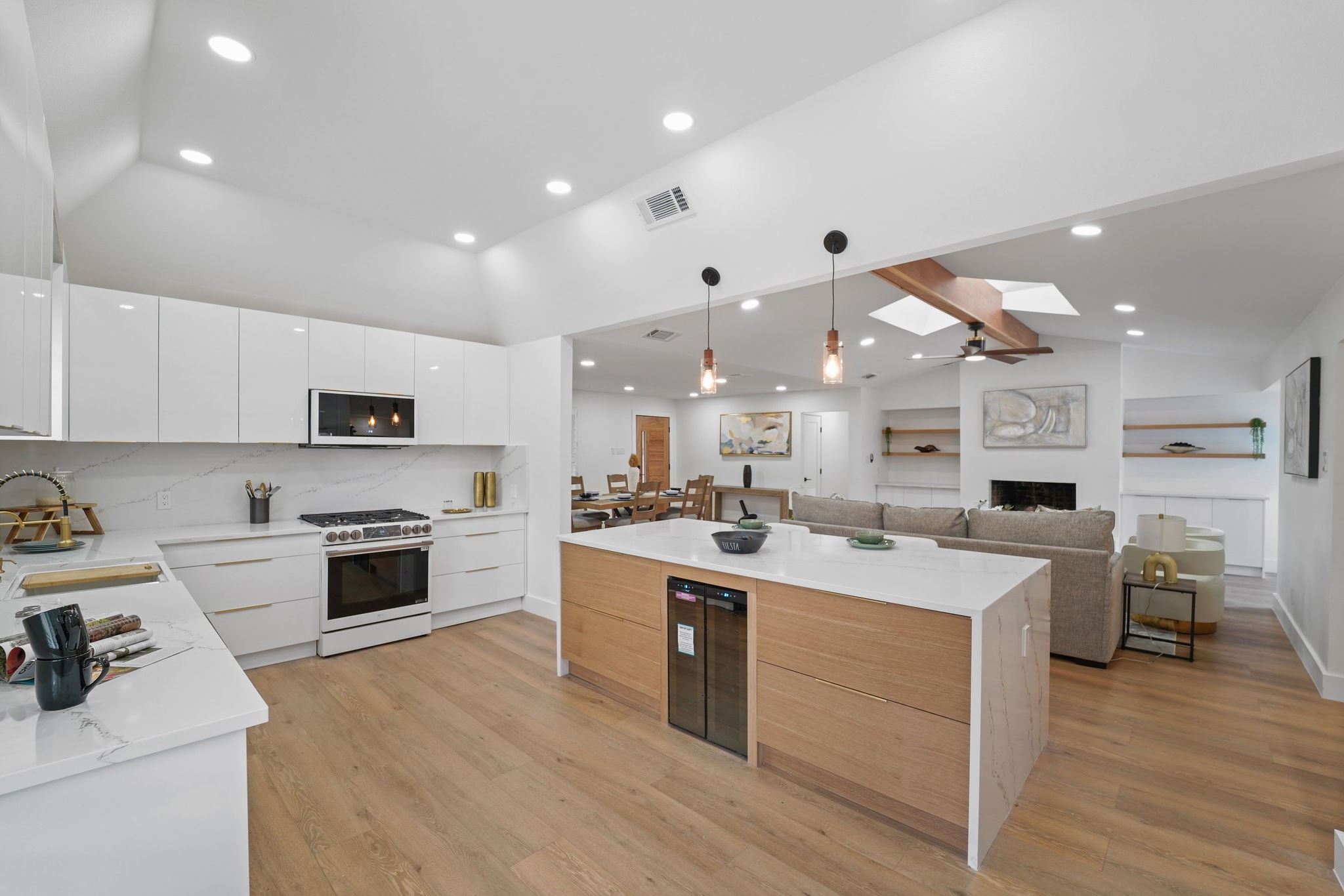1203 Seminole Drive