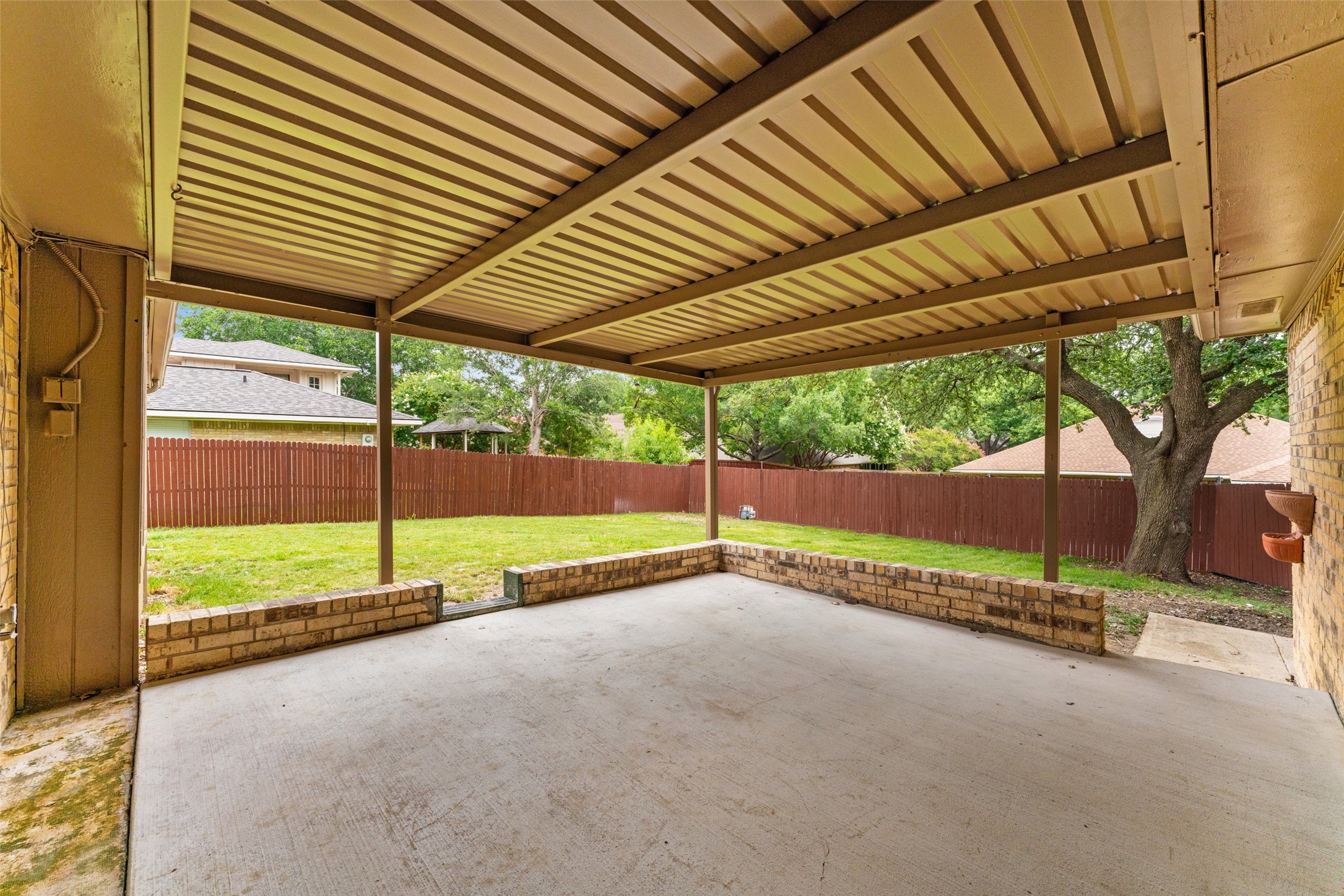 1602 Rollinghill Circle