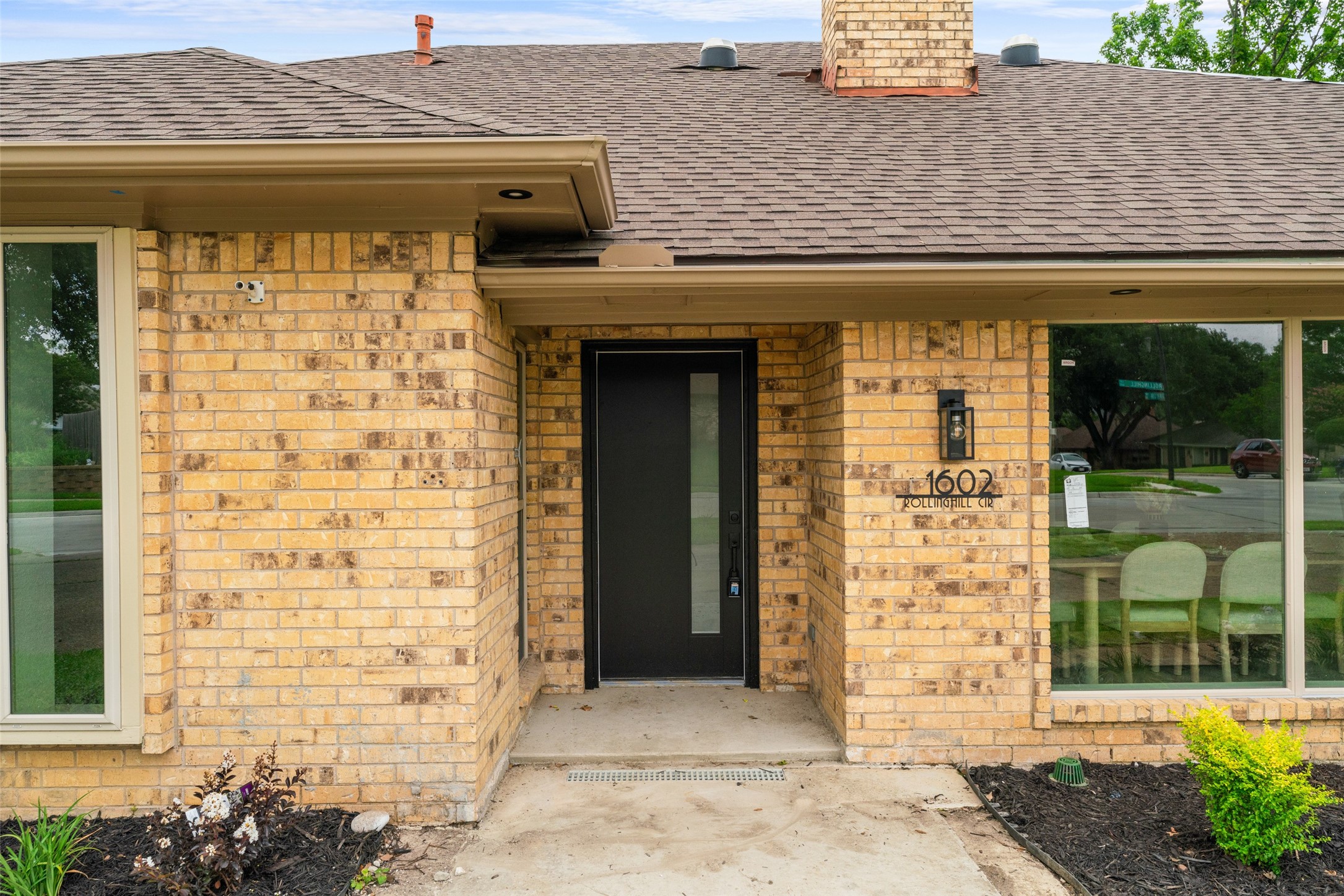 1602 Rollinghill Circle