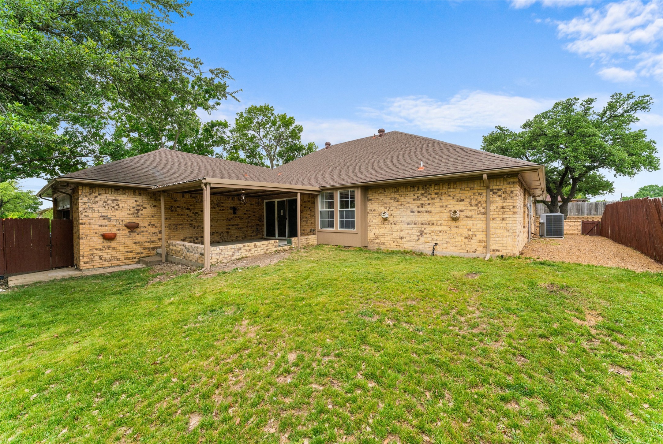 1602 Rollinghill Circle