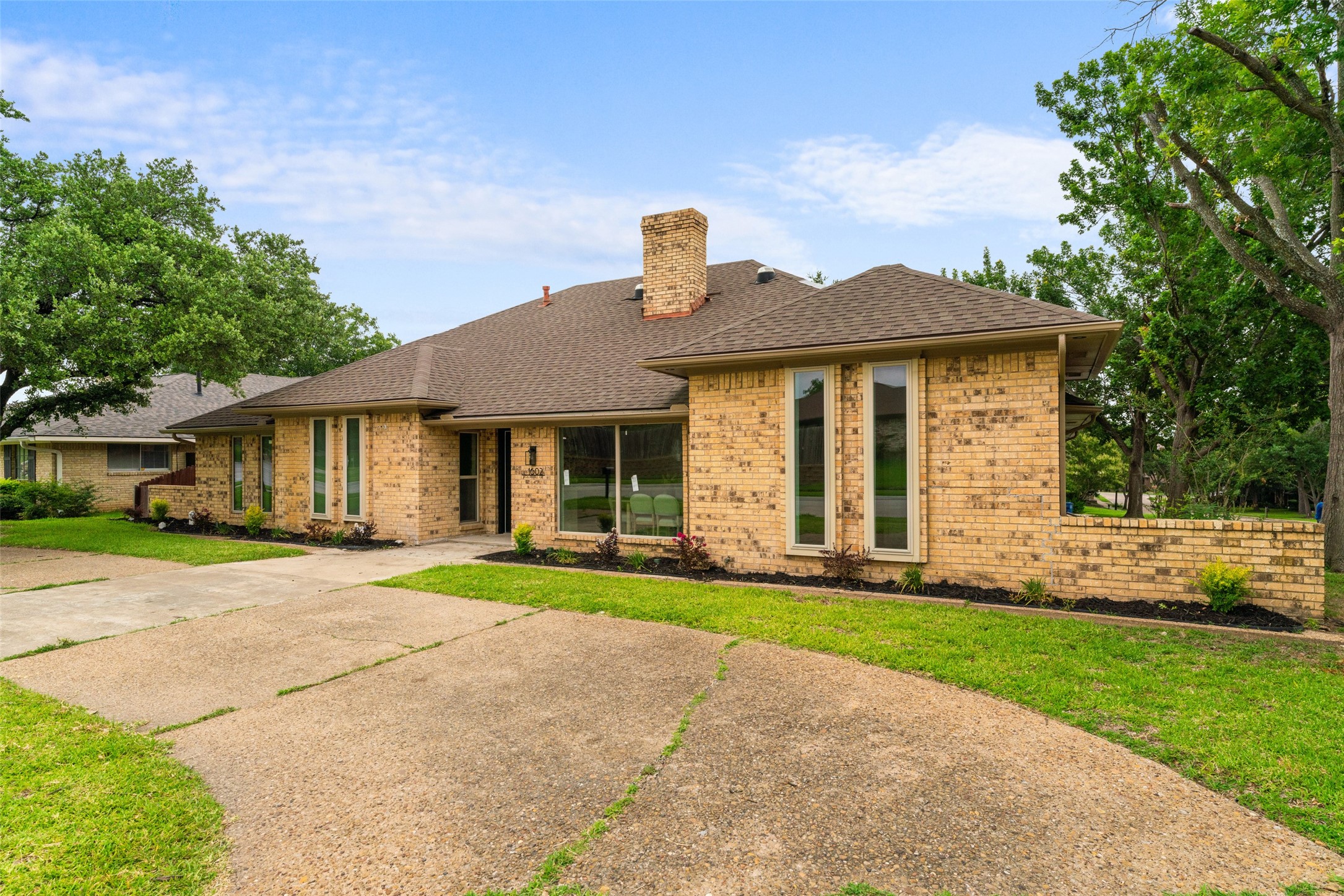 1602 Rollinghill Circle