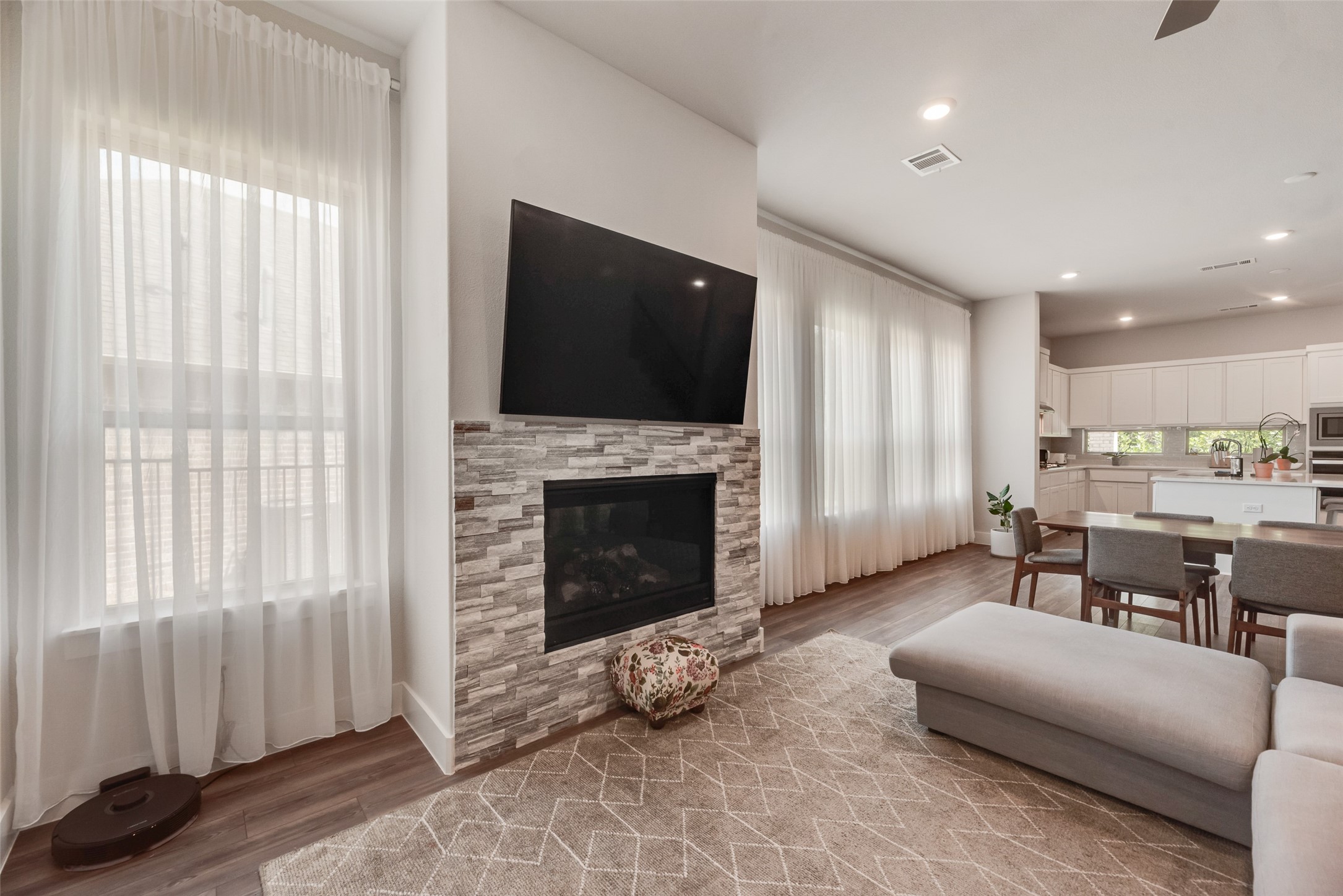 558 Torrey Pines Circle