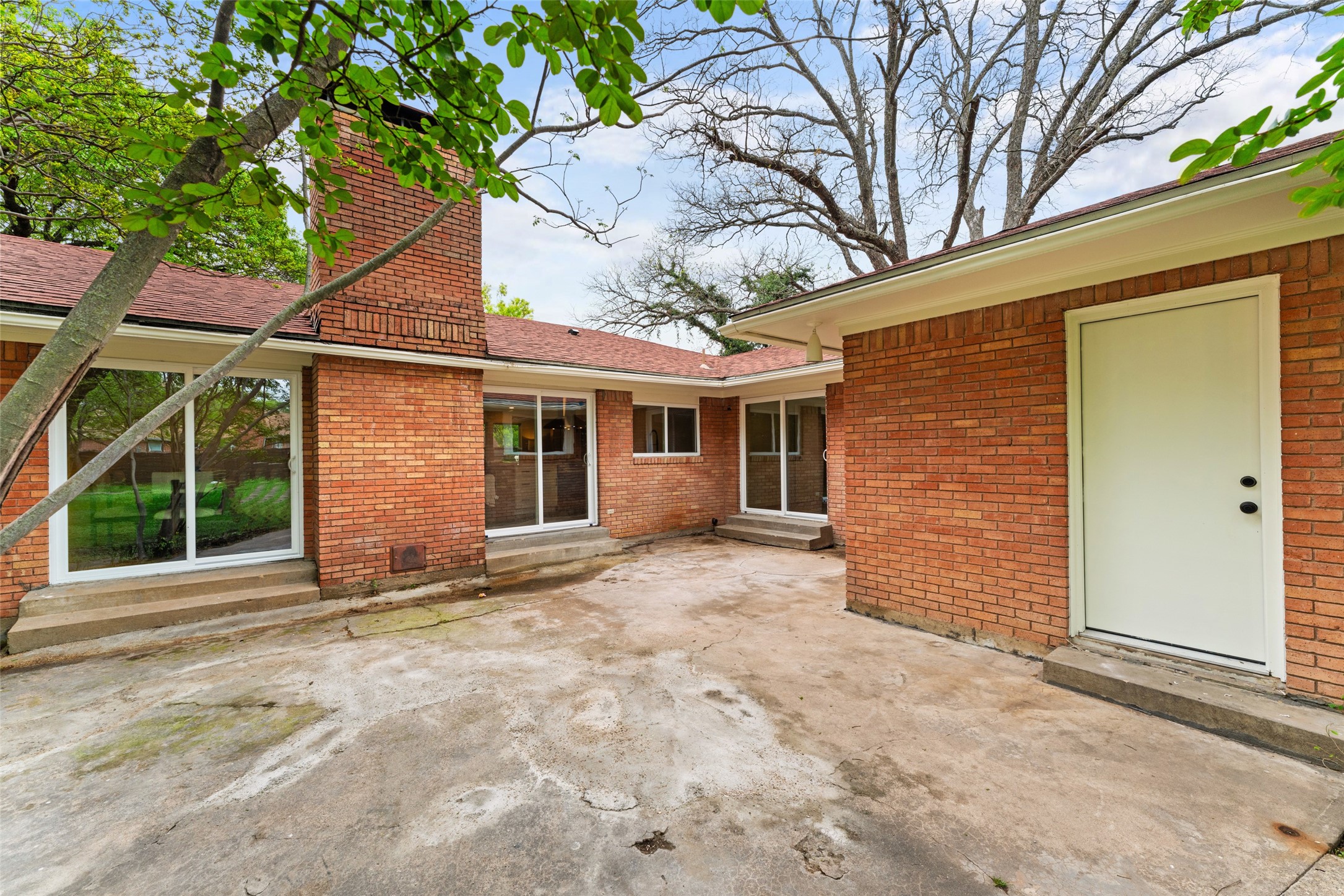 729 Town Creek Drive