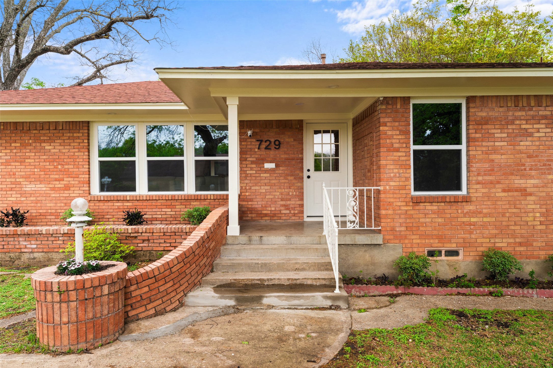 729 Town Creek Drive