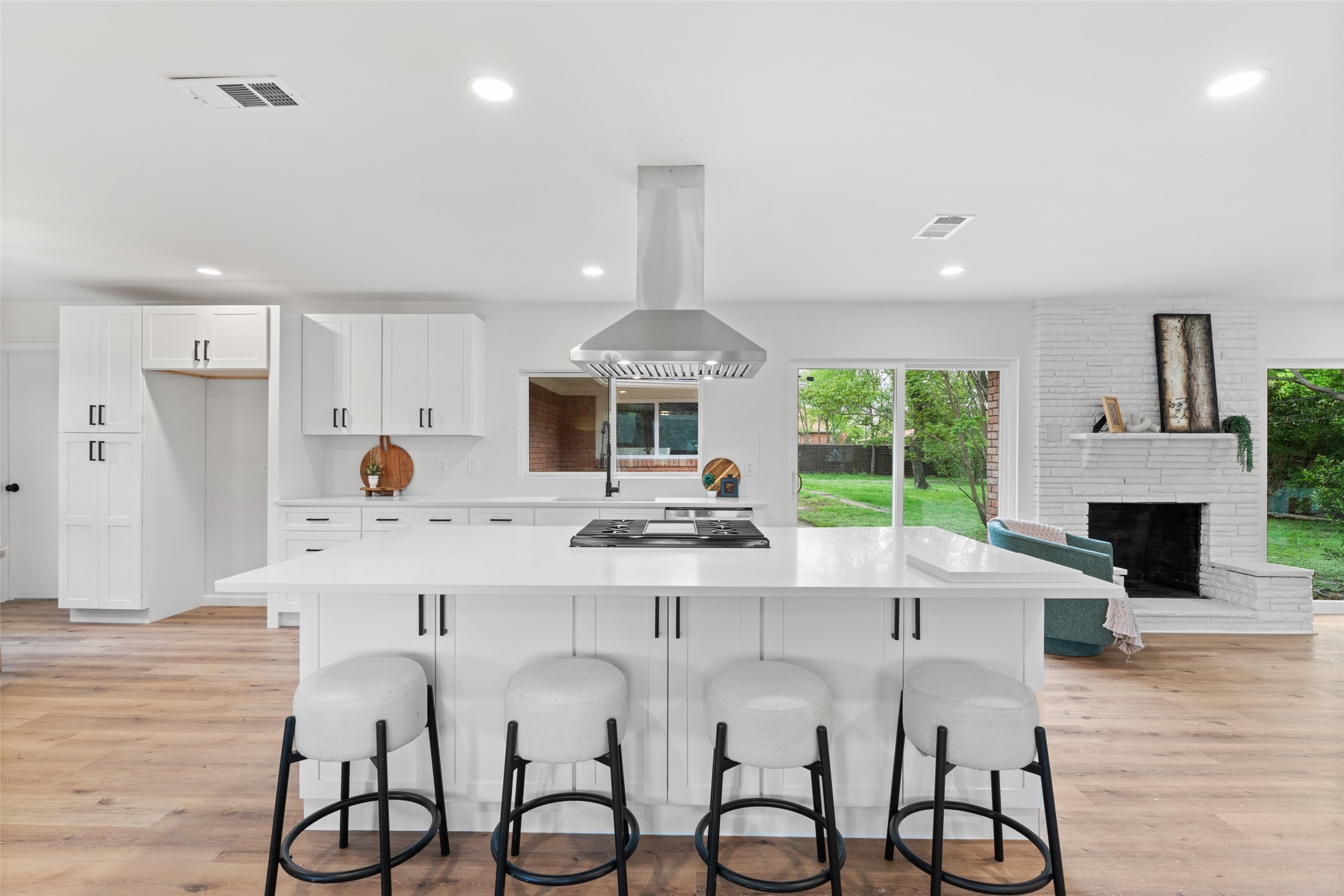 729 Town Creek Drive