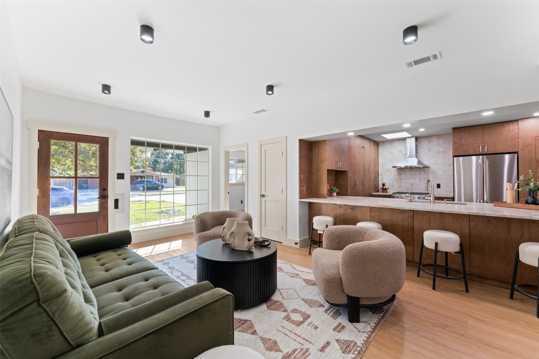 6431 Dunstan Lane
