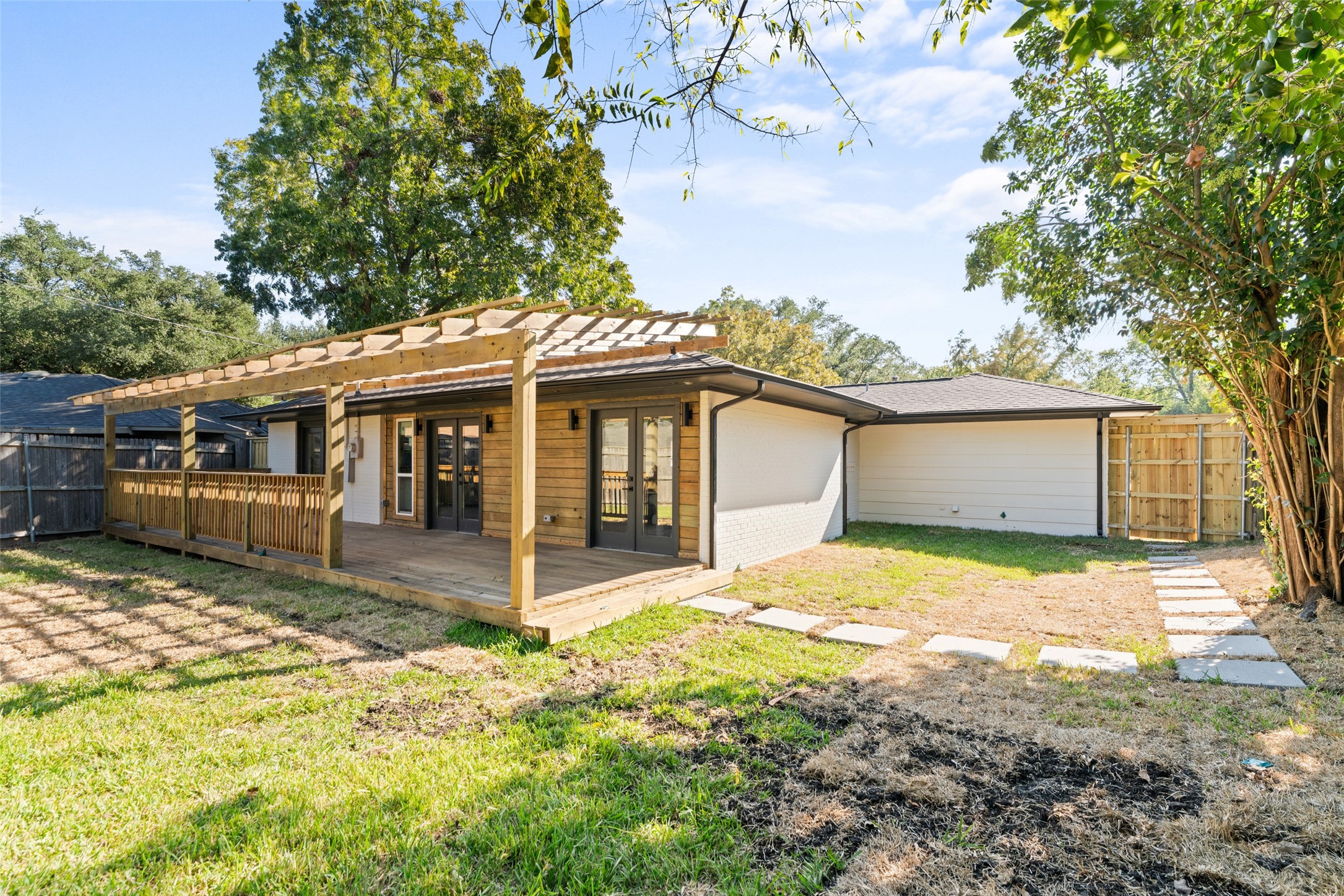 6431 Dunstan Lane