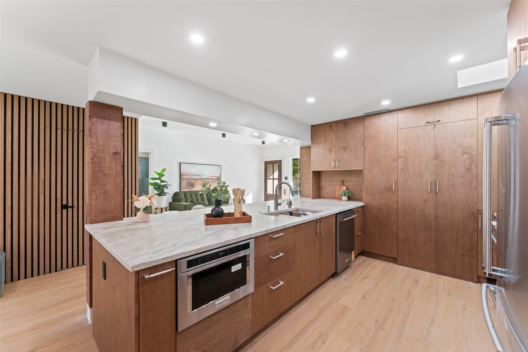 6431 Dunstan Lane