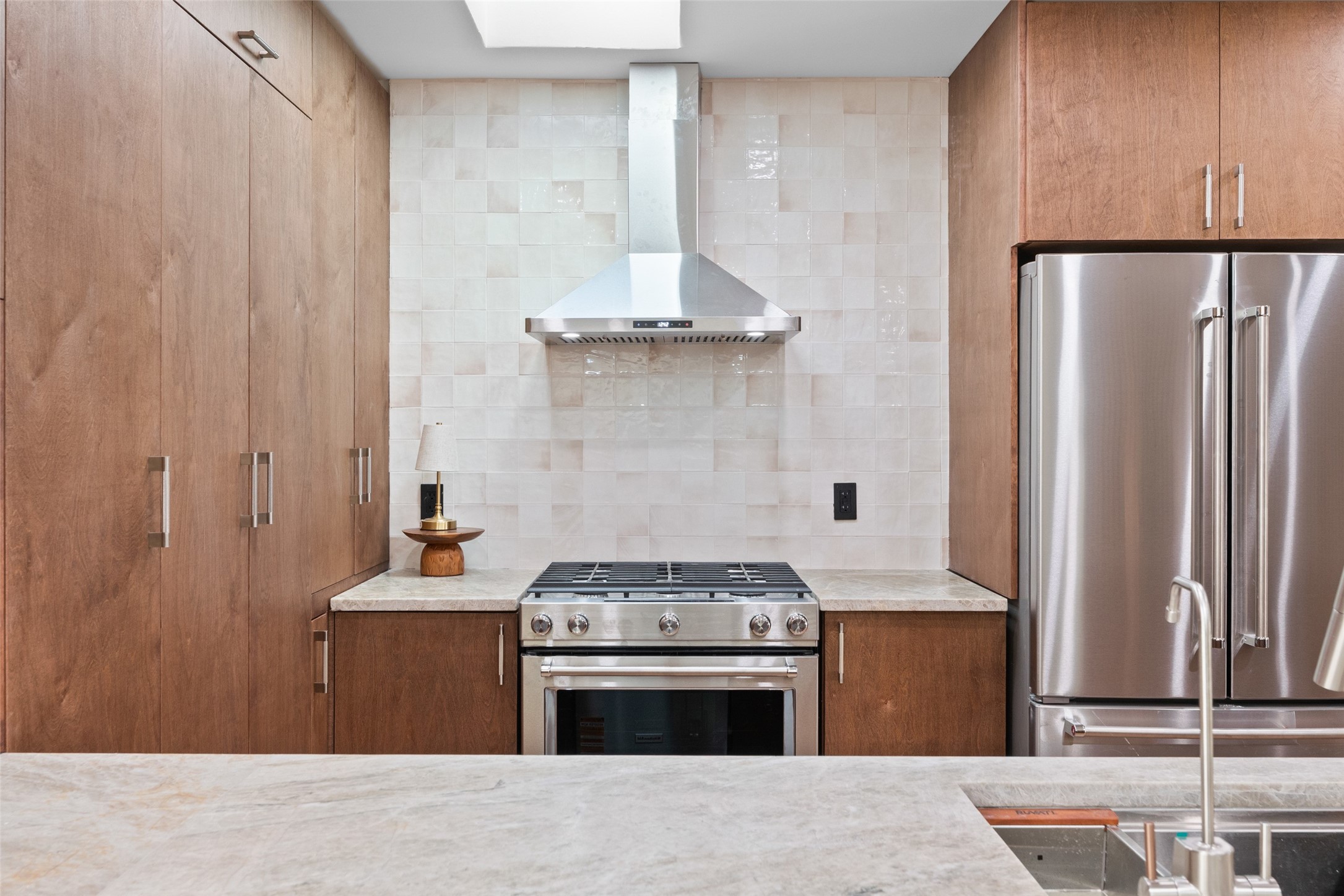 6431 Dunstan Lane