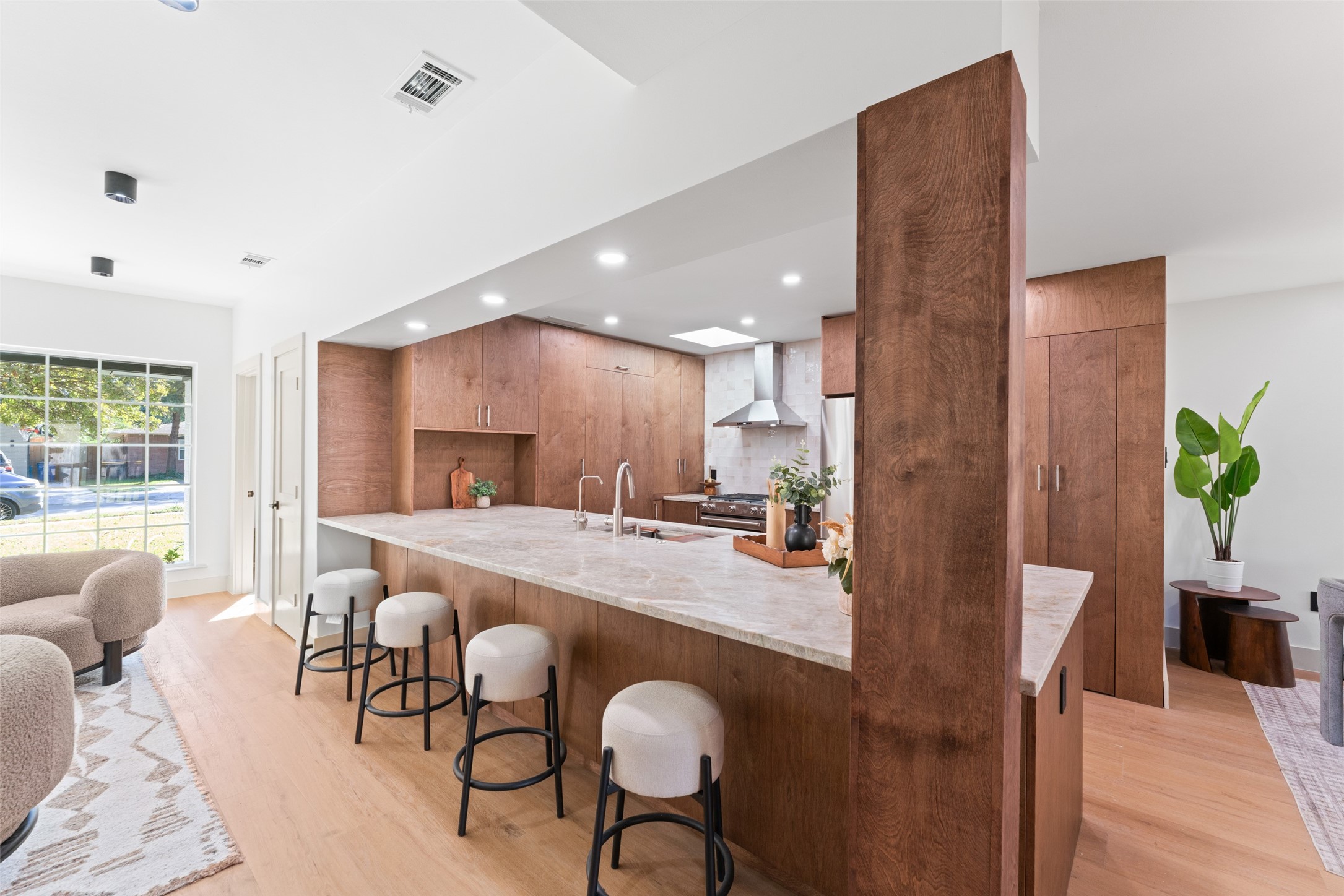 6431 Dunstan Lane
