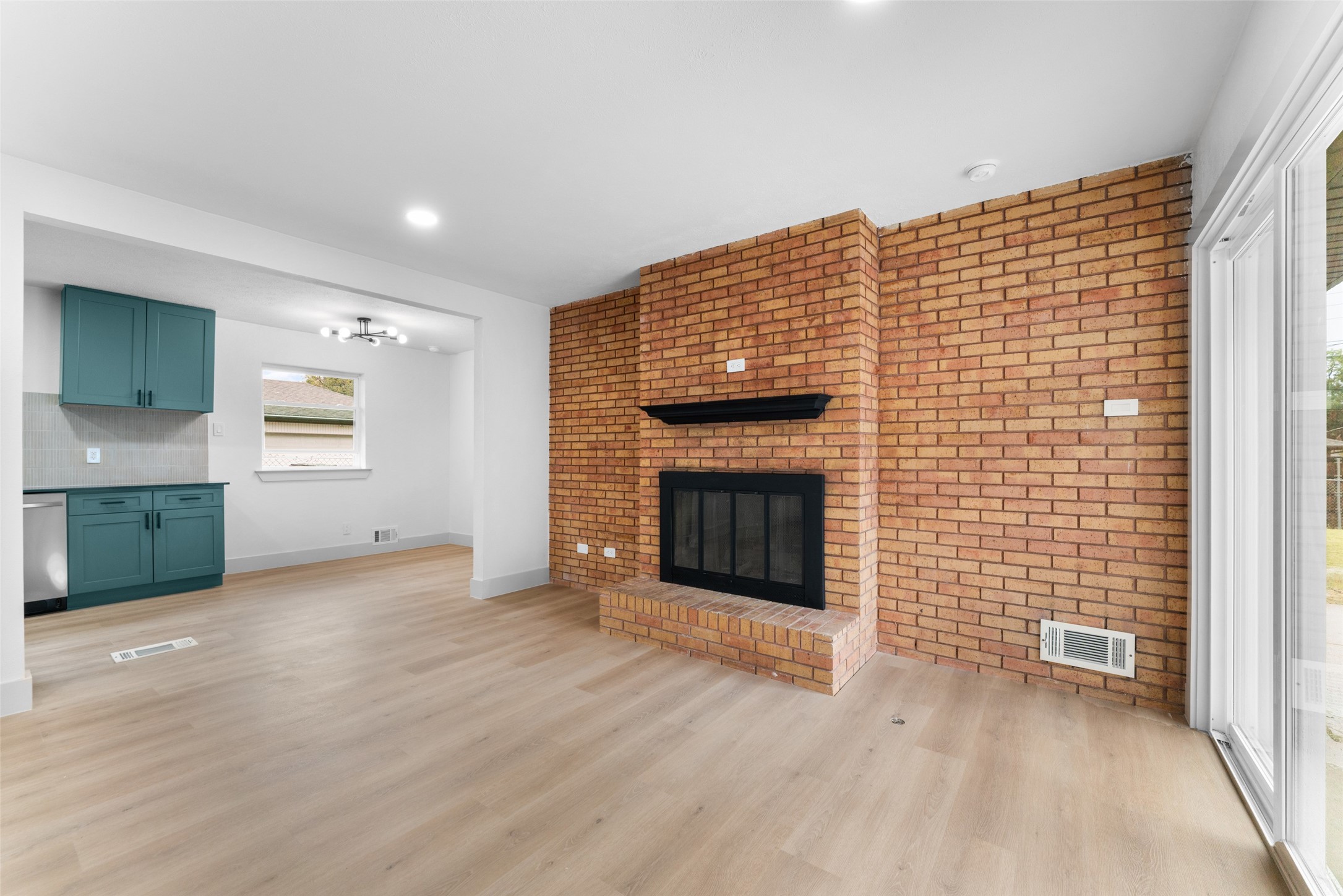 3818 Dartmouth Street