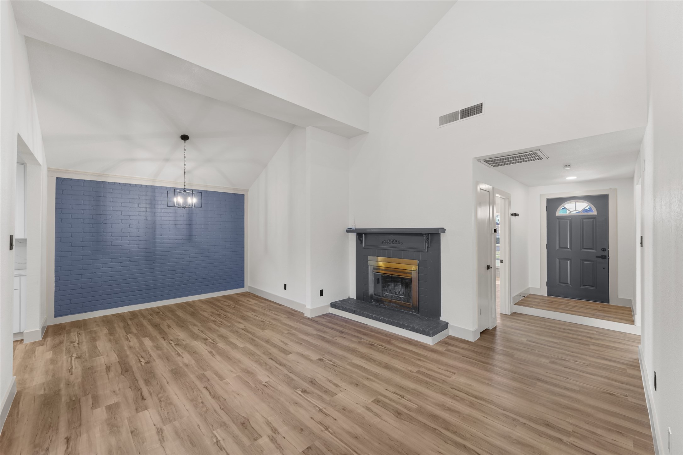 1013 Paintbrush Street