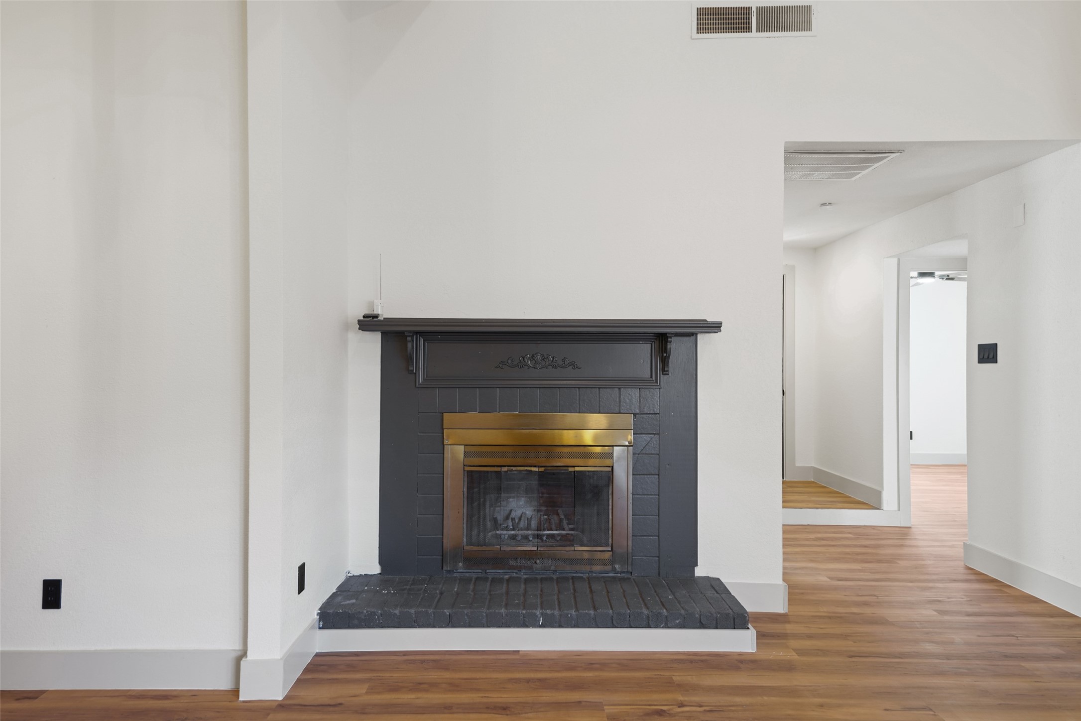 1013 Paintbrush Street