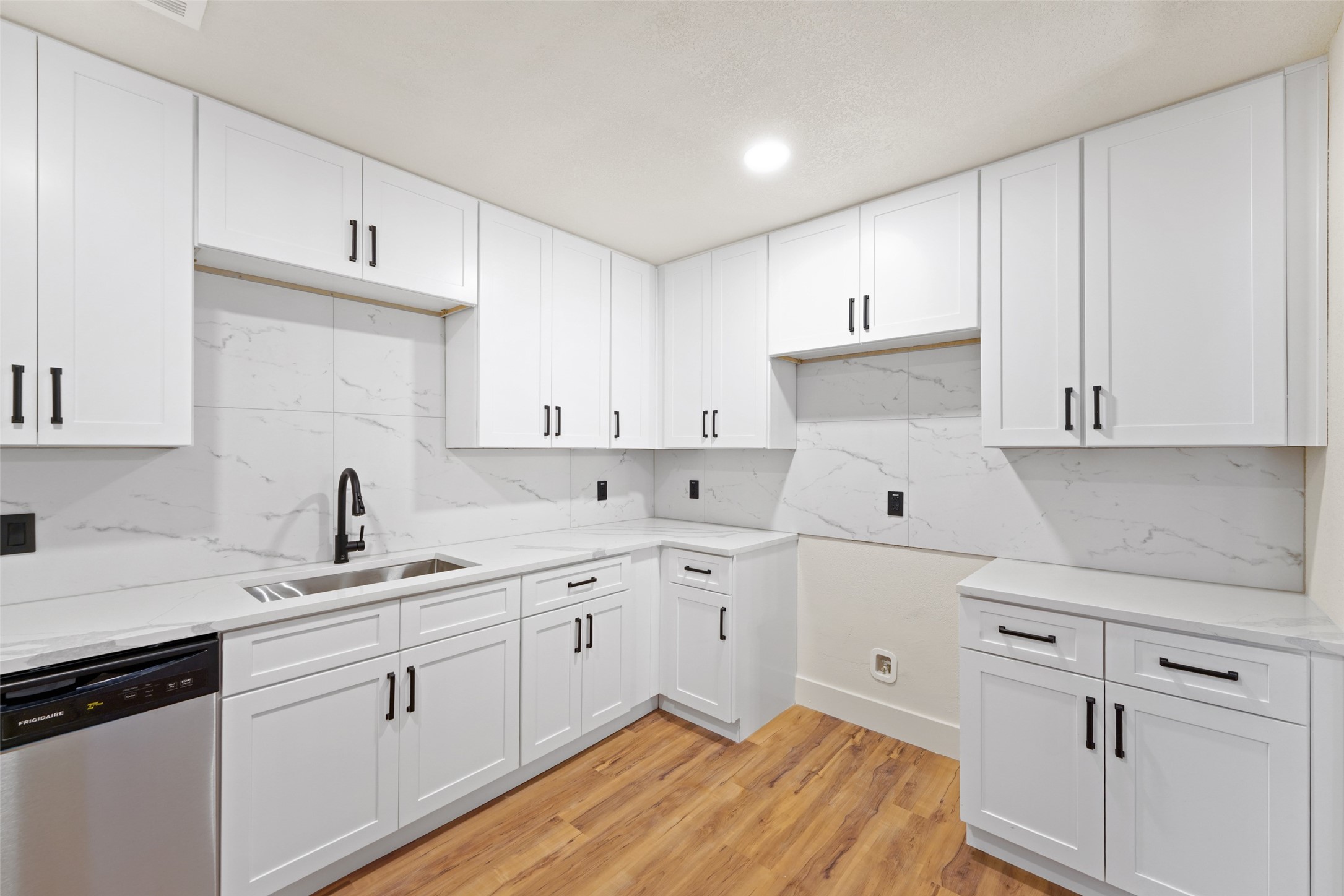 1013 Paintbrush Street