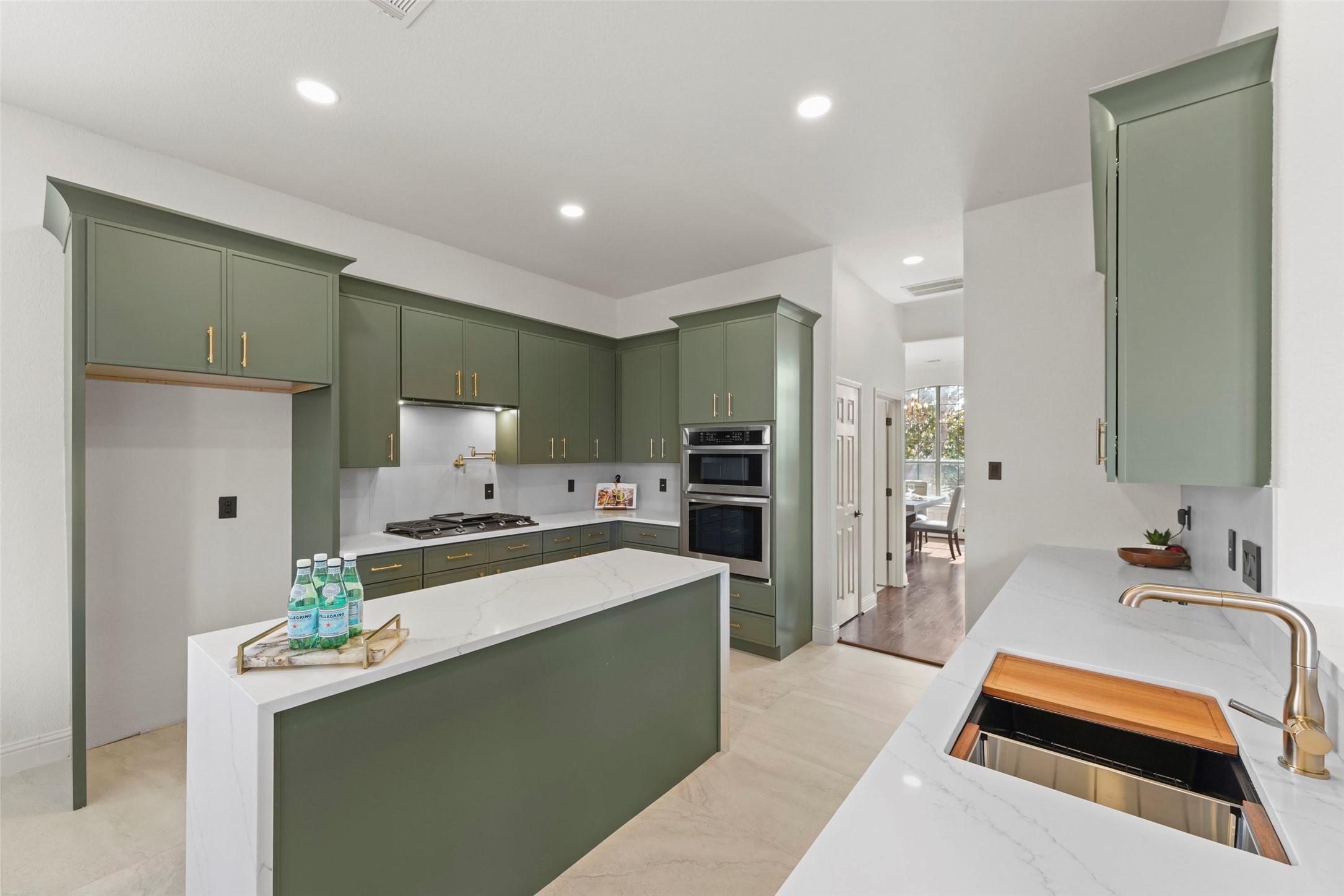 1998 Lake Forest Drive