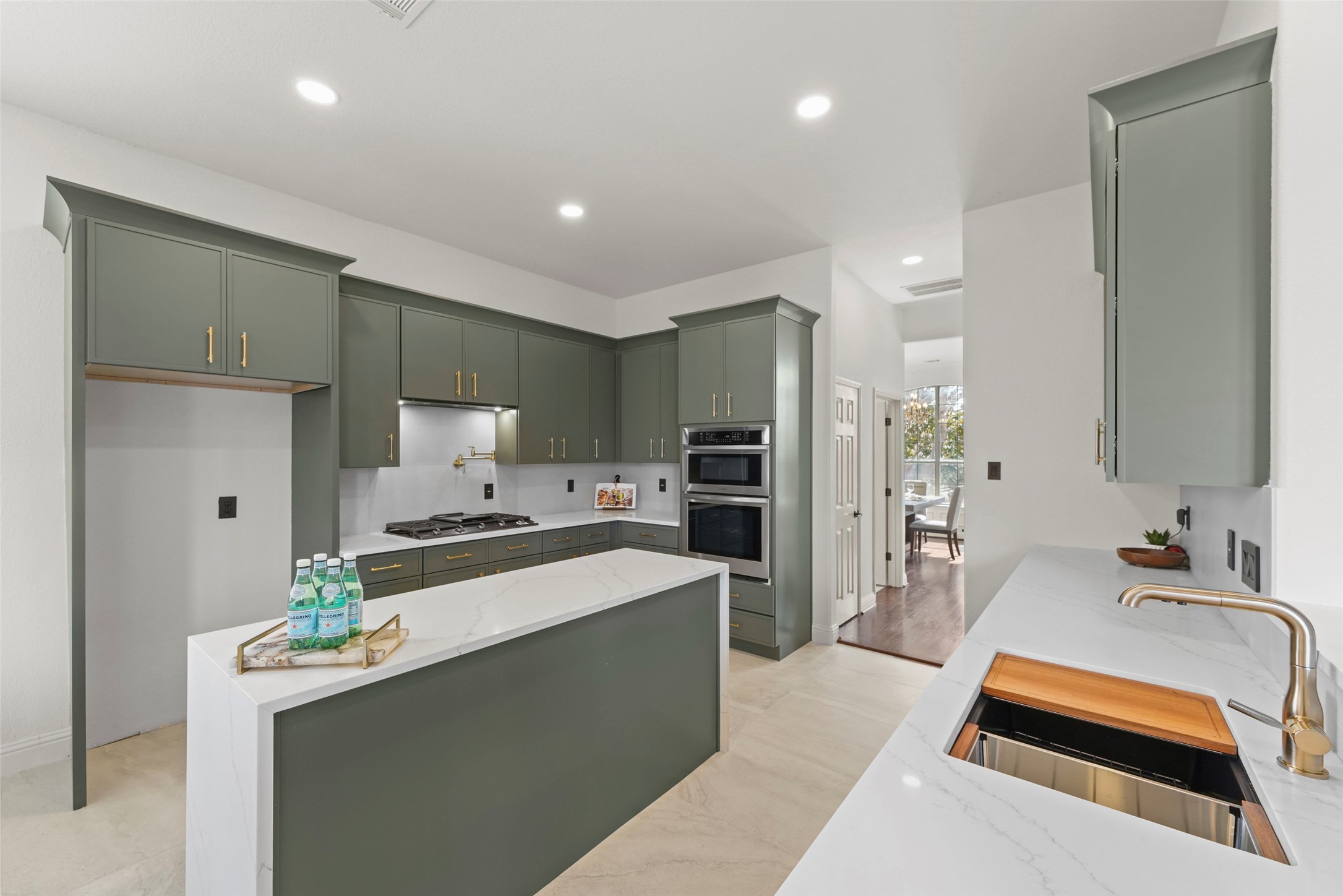 1998 Lake Forest Drive