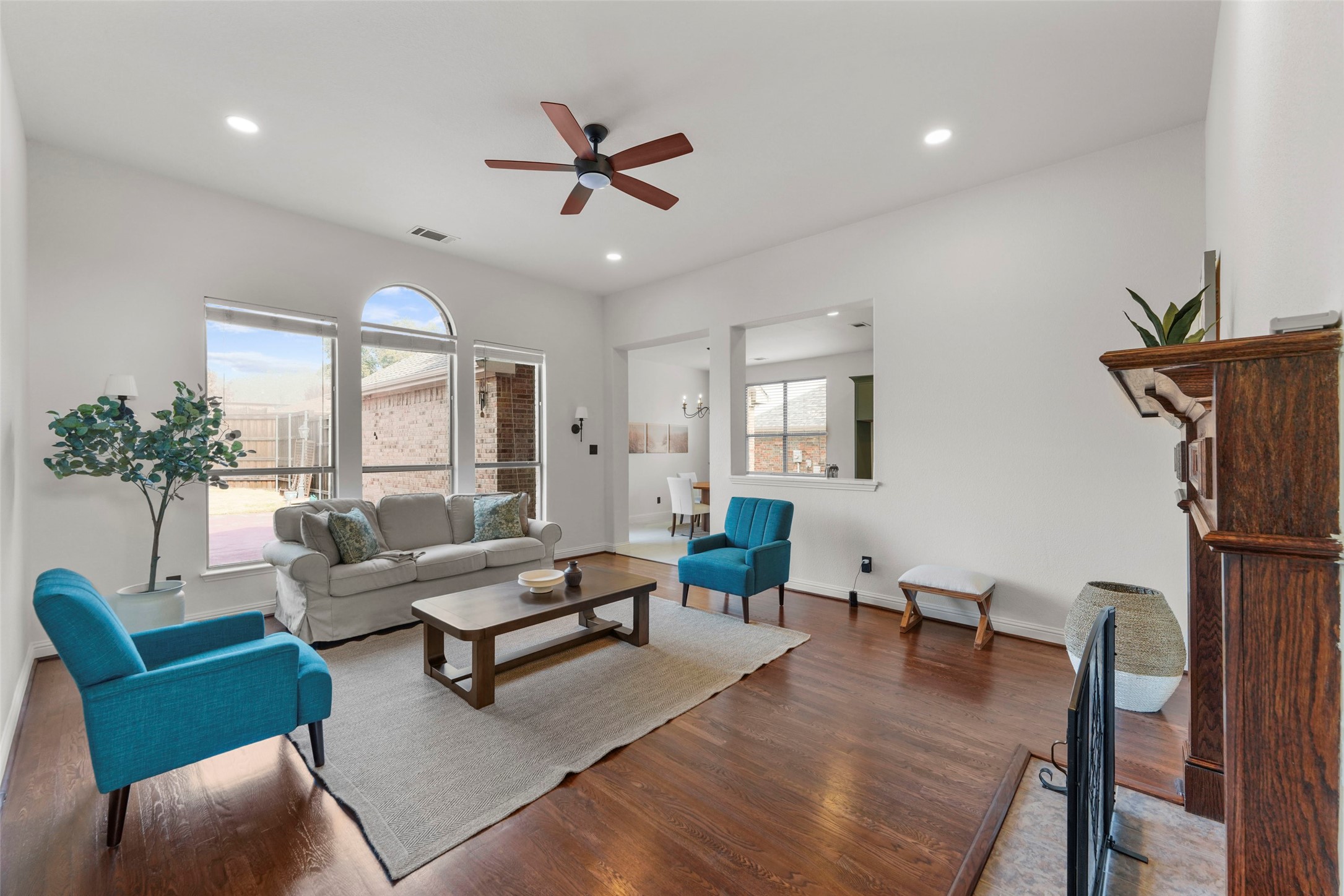 1998 Lake Forest Drive