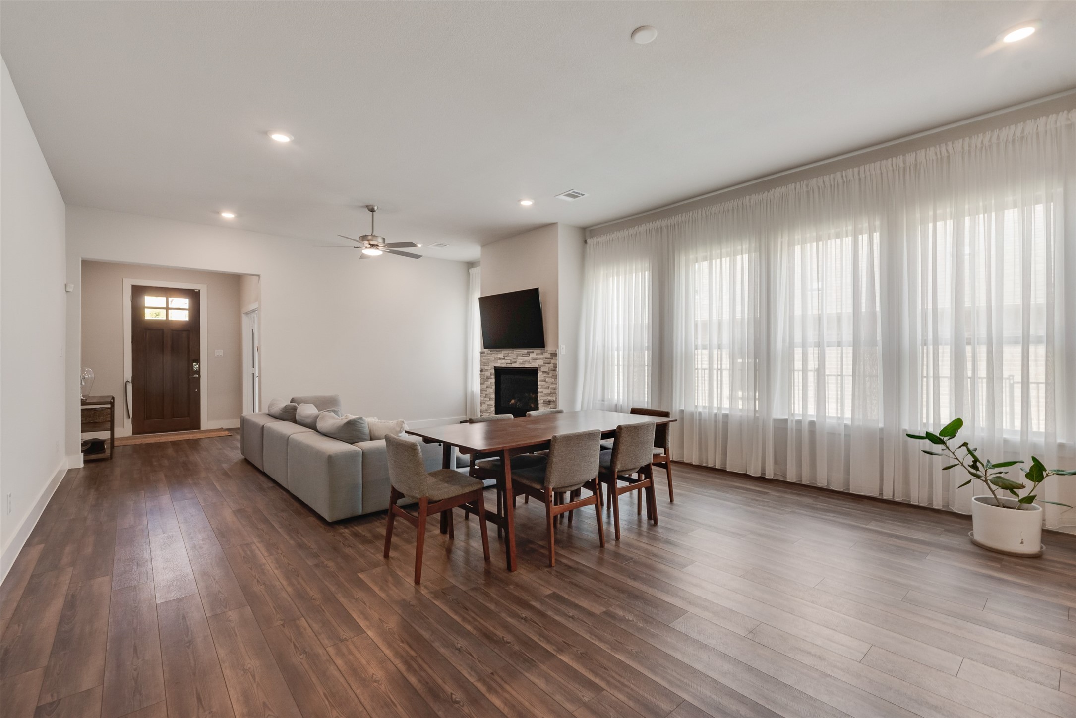 558 Torrey Pines Circle