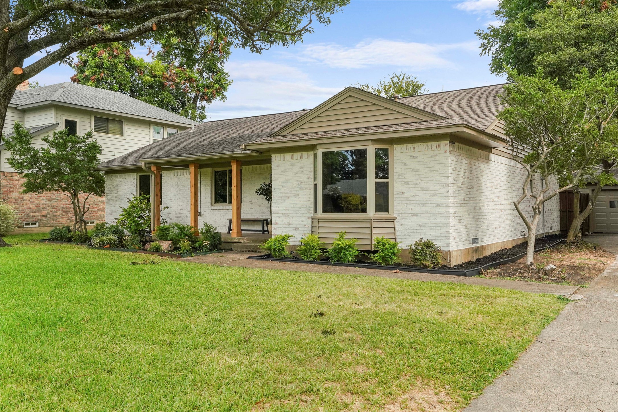 925 Fernwood Drive